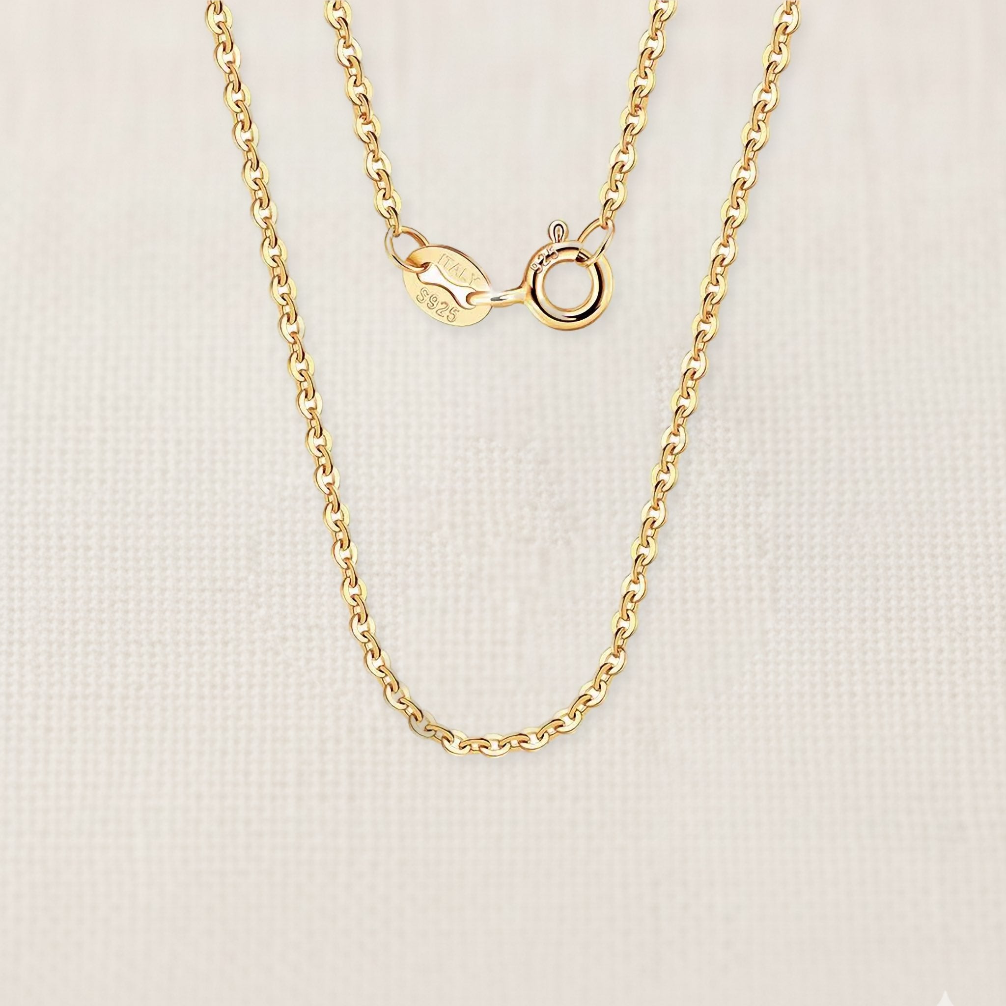 Bezelle FineLink cable chain in 18K yellow gold