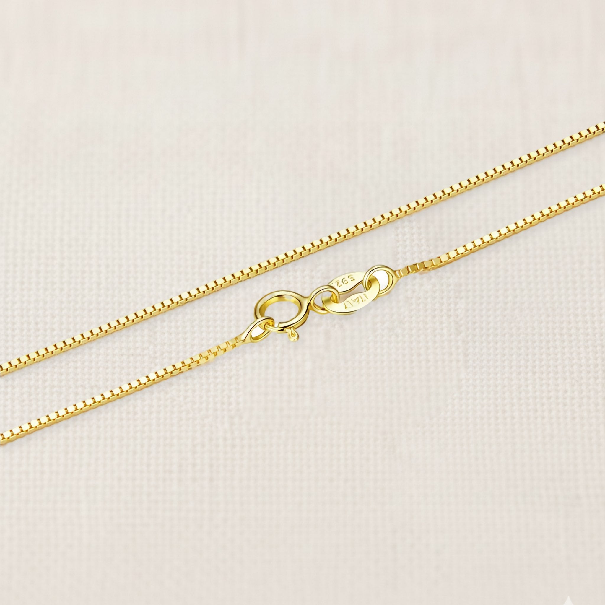Bezelle Lustre Cable chain in 14K yellow gold